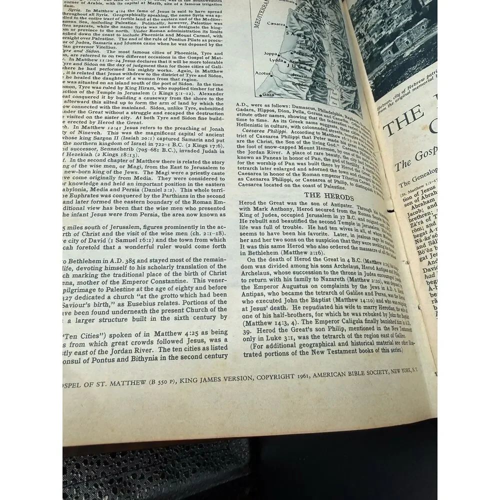 Vintage Jerusalem Olive Wood New Testament KJV Illustrated Bible Holy Land 1968